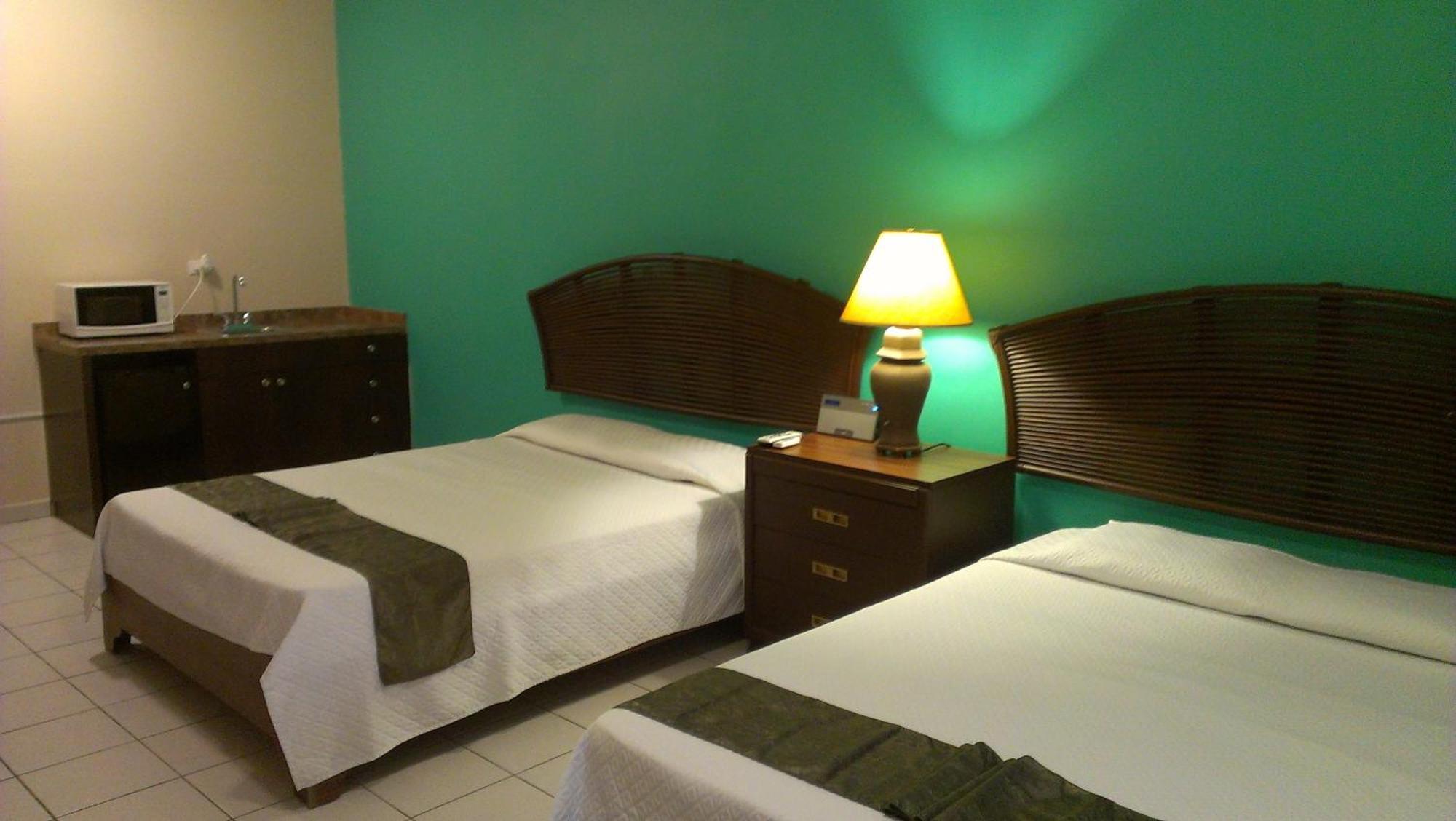 Combate Beach Resort Cabo Rojo Esterno foto