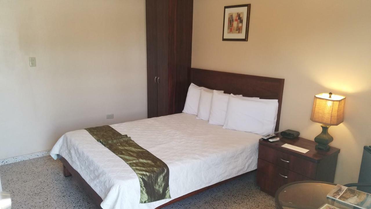Combate Beach Resort Cabo Rojo Esterno foto
